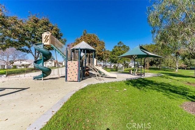 Building Photo - 23 Blazing Star