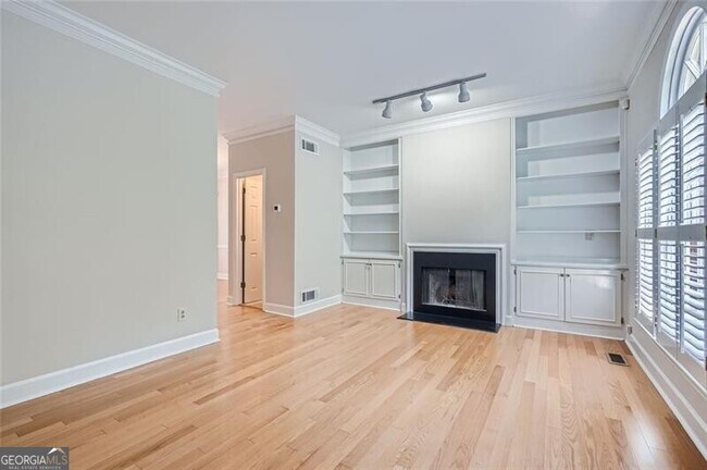 Building Photo - 12 Honour Ave NW