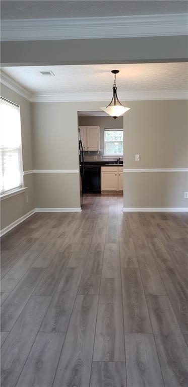 Building Photo - 204 Wild Flower Ln