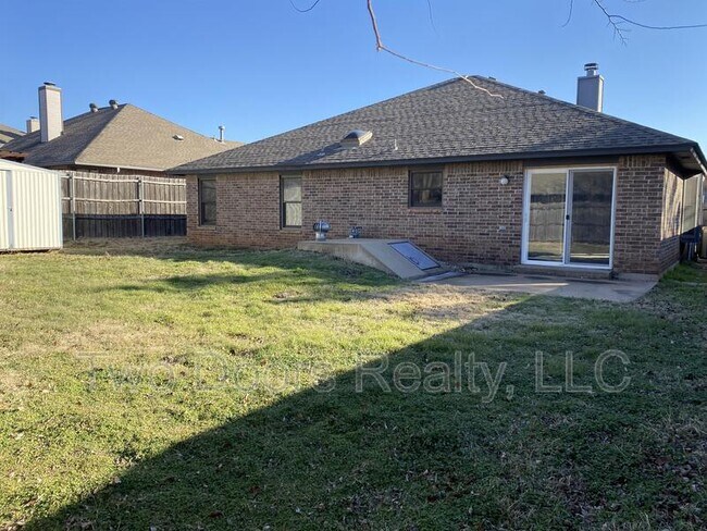 Building Photo - 541 NW 170th St