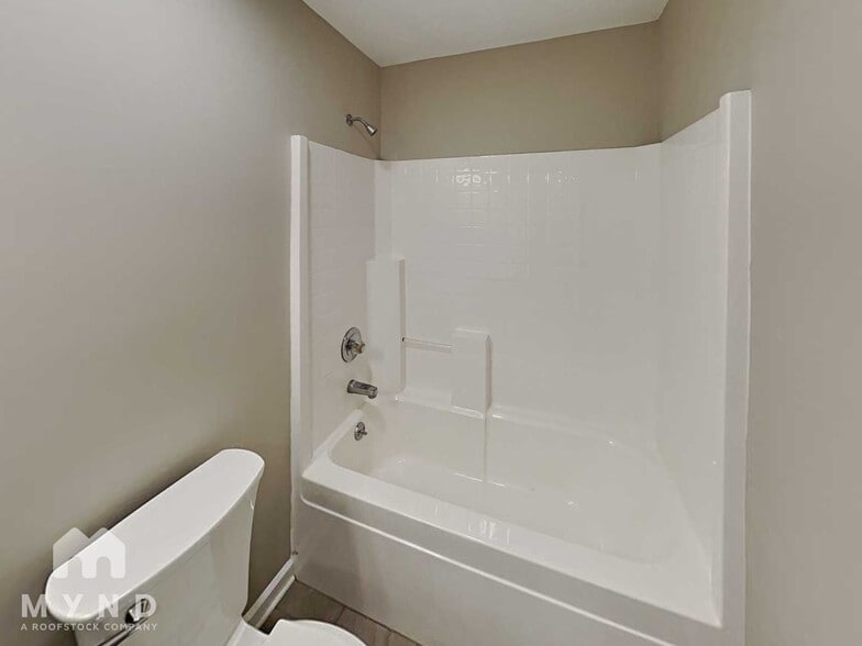 Building Photo - 816 St Andrews Pl