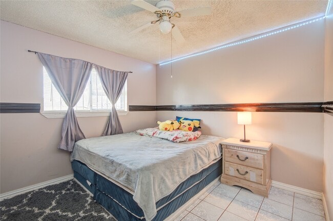 Building Photo - 806 Coolwood Dr