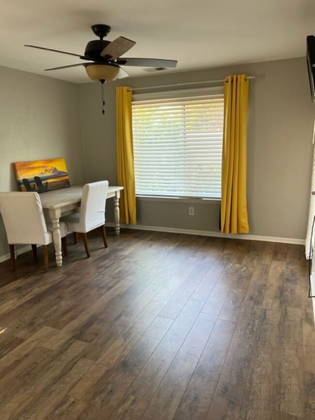 Building Photo - CHIC'S BEACH