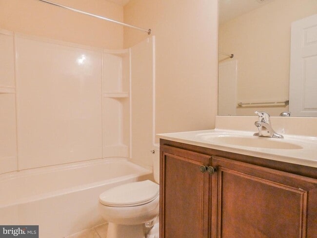 Building Photo - 2105 Lexington Mews