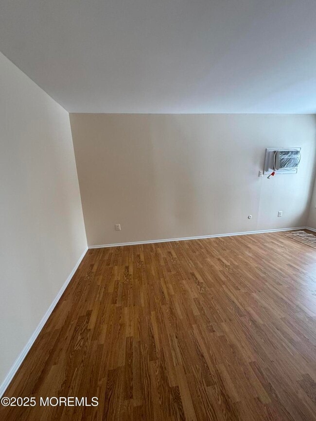 Building Photo - 171 Amberly Dr