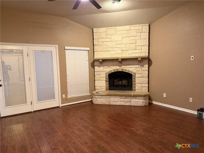 Building Photo - 621 S Roy Reynolds Dr