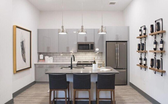 Building Photo - 128 Columbus St