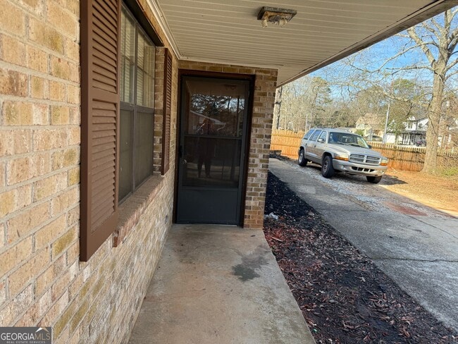 Building Photo - 1085 Eastview Rd NE