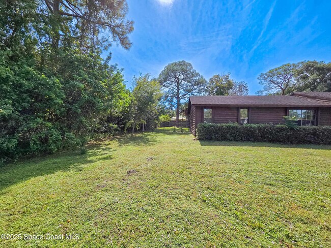 Building Photo - 410 Albenga Rd NW