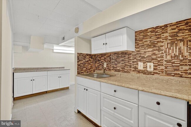 Building Photo - 224 University Blvd E