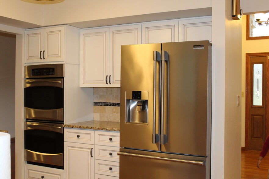 Building Photo - 6235 Sunnywood Dr