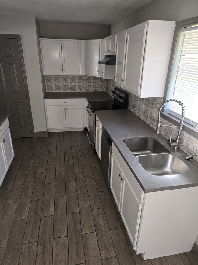 Building Photo - 3308 Sophie Ann Dr