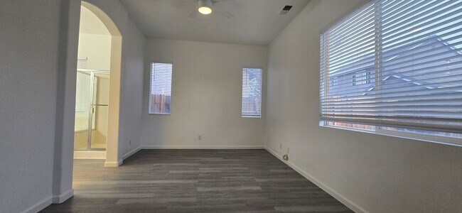 Building Photo - Beautiful South Meadows Home For Rent