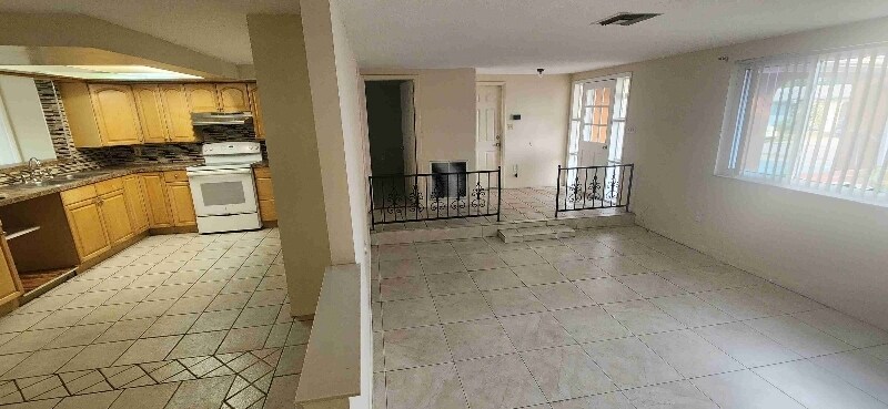 Building Photo - 5653 Andrea Dr