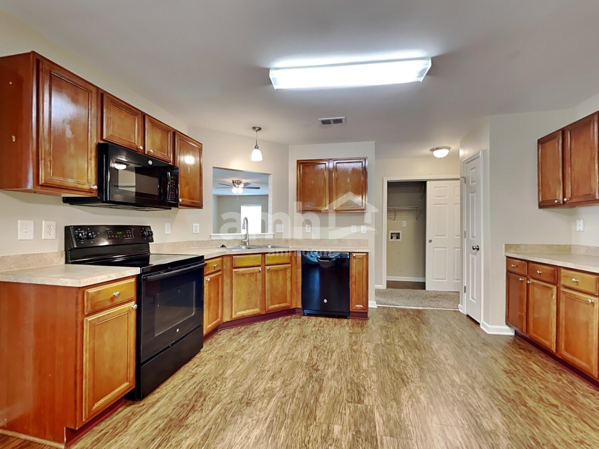 Building Photo - 417 Green Park Ln