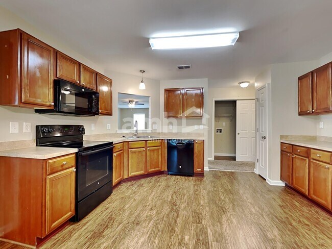 Building Photo - 417 Green Park Ln