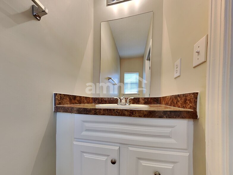 Building Photo - 3321 Metro Way