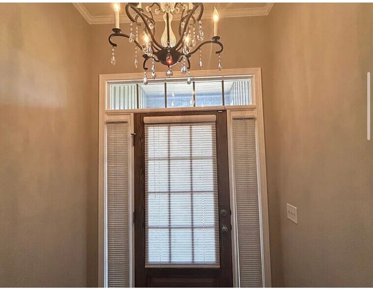 Building Photo - 4031 Somerset Ct