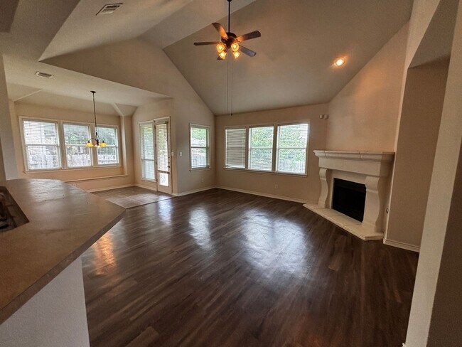 Building Photo - Charming 3 Bed, 2 Bath Home | 2,166 Sq Ft ...