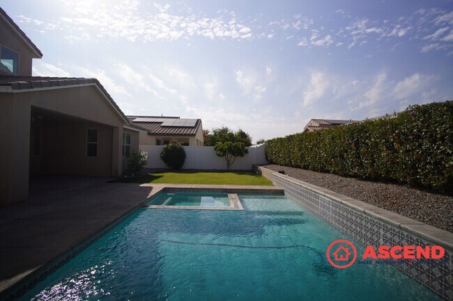 Building Photo - Beautiful 4-Bedroom Located In Highgate Community!