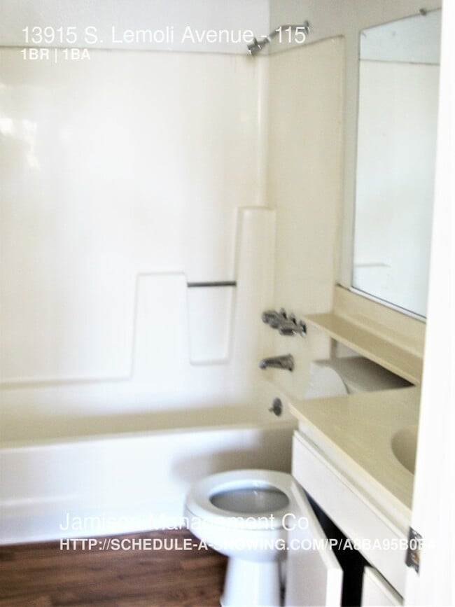 Building Photo - 13915 Lemoli Ave