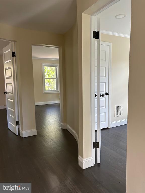 Building Photo - 614 Linden Ave