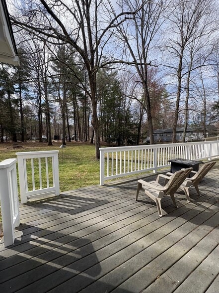 Building Photo - 8 Carter Rd