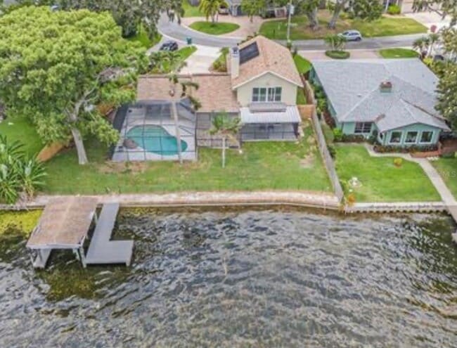 Building Photo - 115 Lake Shore Dr E