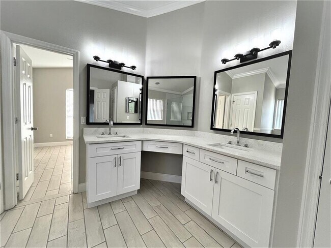 Building Photo - 304 Crisan Ct