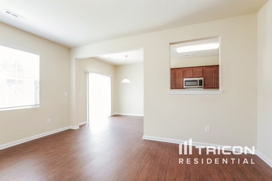 Building Photo - 2058 Aragon Lane