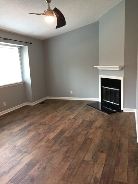 Living room - 6816 Ray Rd