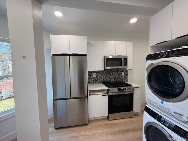 Building Photo - 99 Cedar Hill Ave