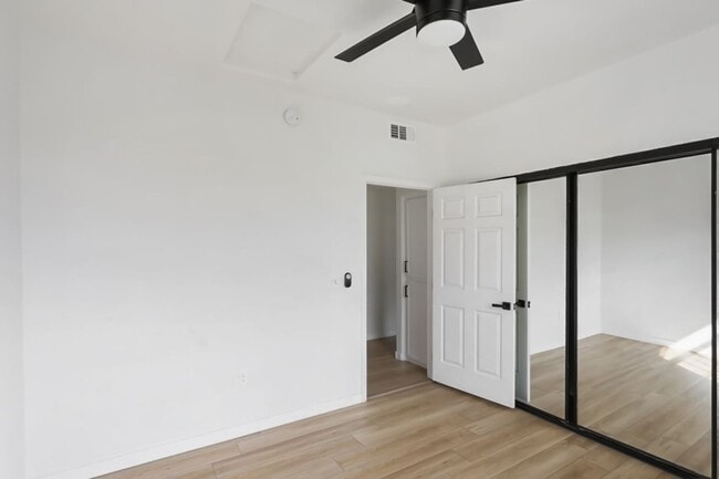 Building Photo - 3 Bed Condo In Gated West Side Community