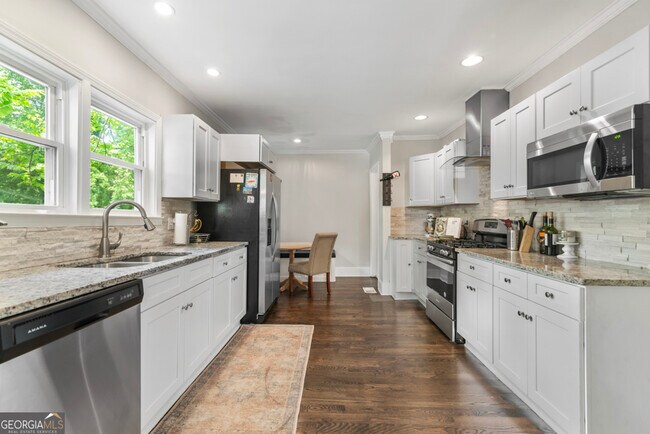 Building Photo - 1759 N Olympian Way SW