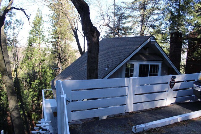 Building Photo - 23984 Skyland Dr