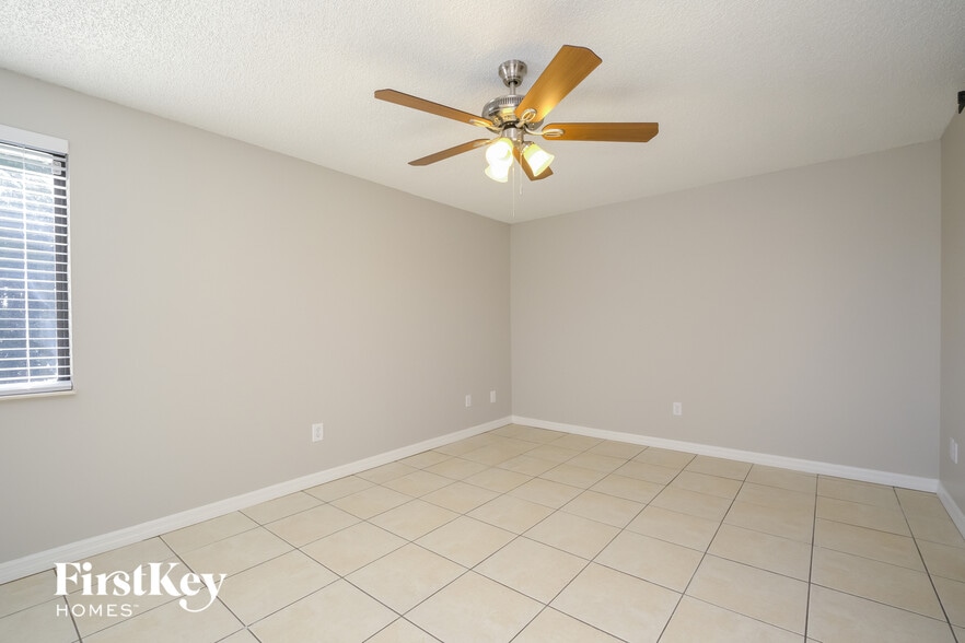 Building Photo - 4544 Weasel Dr