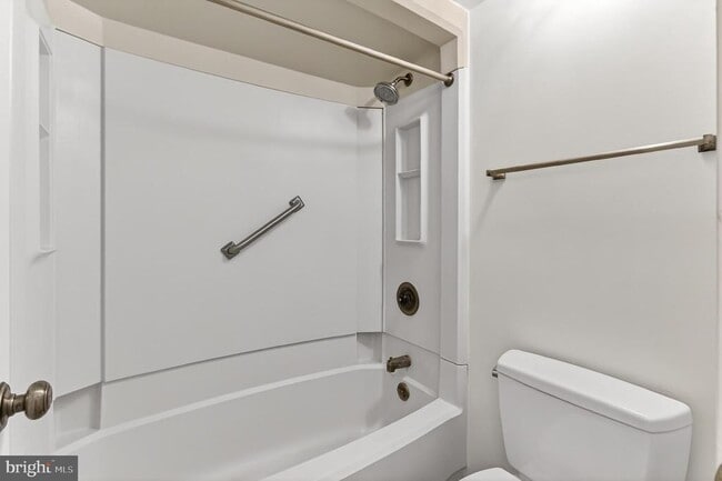 Building Photo - 5903 Mt Eagle Dr