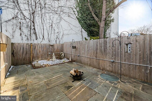 Building Photo - 2420 I St NW