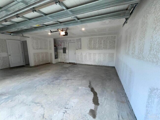 Building Photo - 5065 Peach Dr