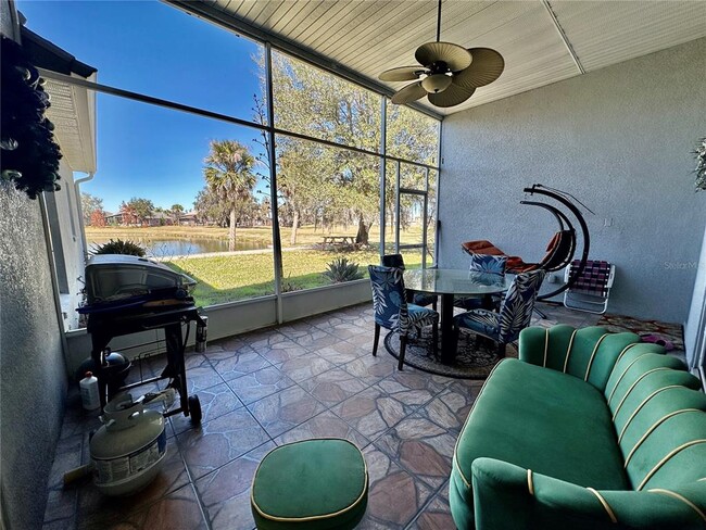 Building Photo - 1947 Fairway Loop