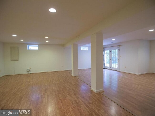 Building Photo - 13909 Willow Tree Dr
