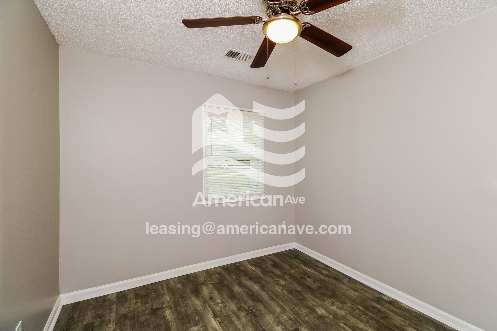 Building Photo - 1136 Charlotte St