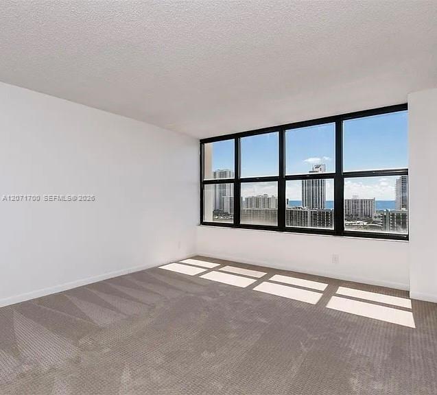 Building Photo - 2500 Parkview Dr