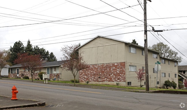 Building Photo - Oregon City Plaza
