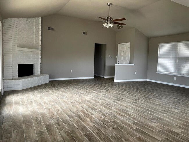 Building Photo - 3310 Boxelder Dr