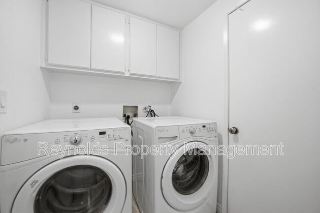 Building Photo - 9462 Pipilo St