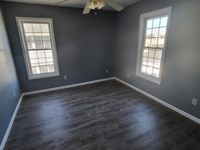 Building Photo - 33 Baldwin St