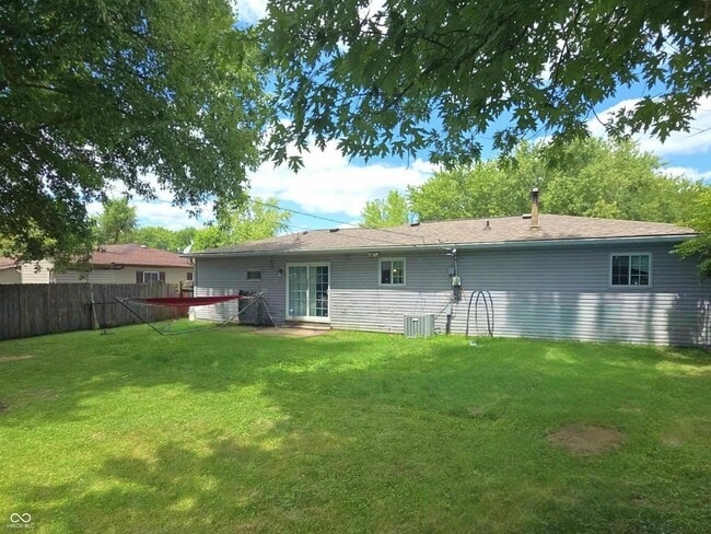 Building Photo - 4825 Hyperion Ct