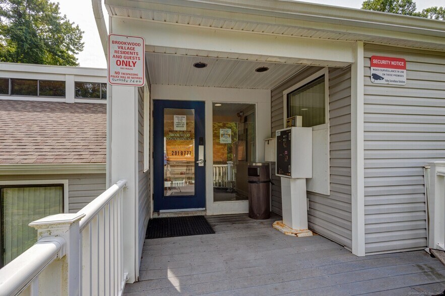 Building Photo - 59 Brookwood Dr