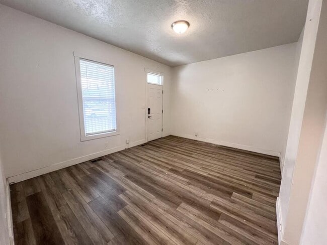 Building Photo - 778 S 400 E